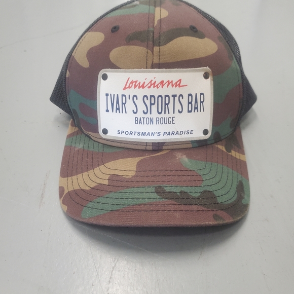 Ivar's Sports Bar Baton Rouge, LA Ball Cap - Picture 2 of 6